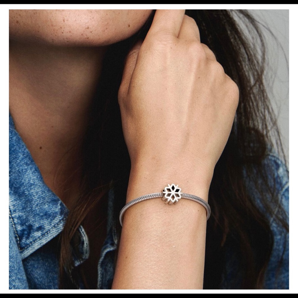 PANDORA Polished Snowflake Charm